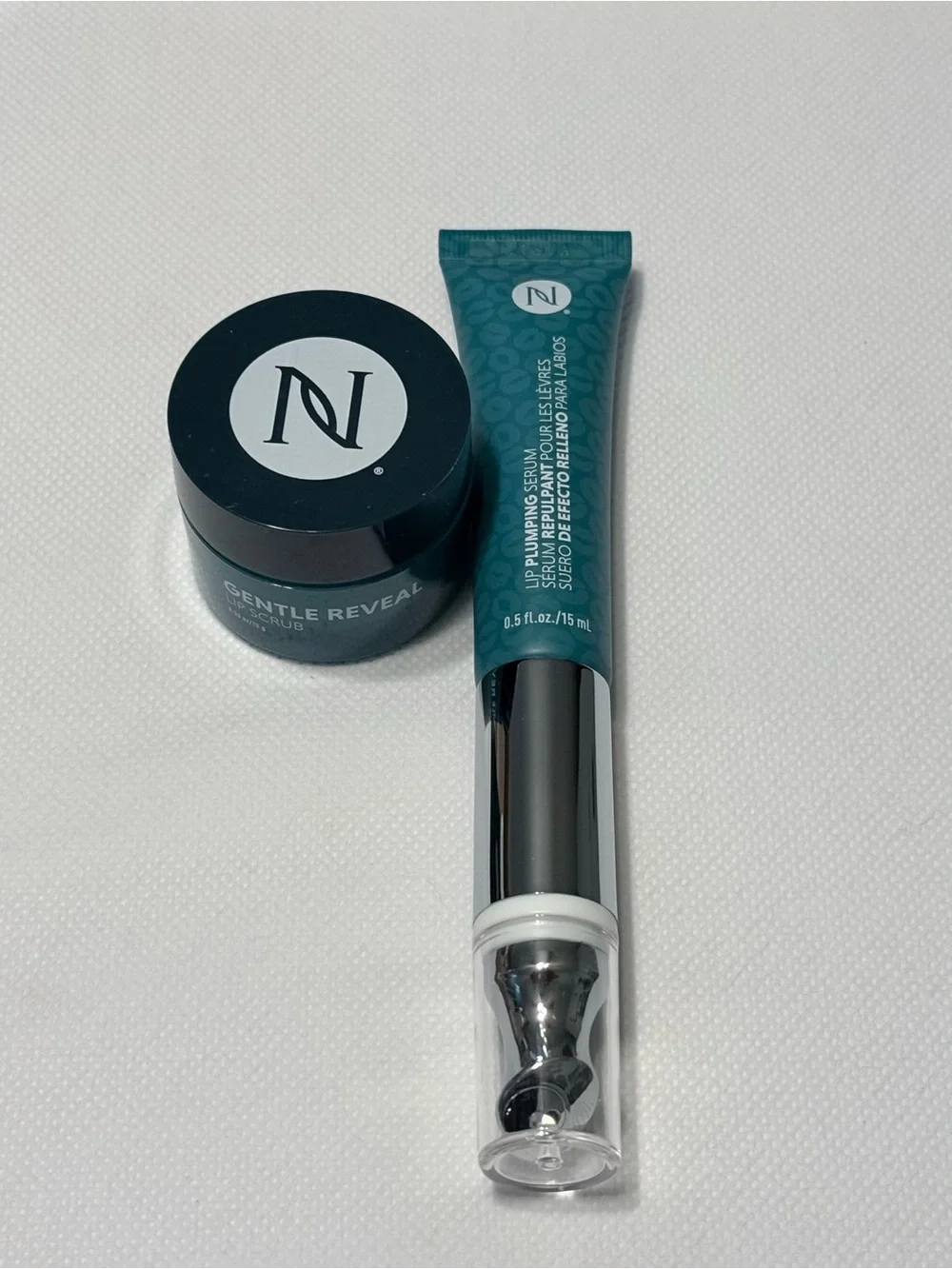 Neora Gentle Reveal Lip Plumping Serum & Lip Scrub - BRAND NEW